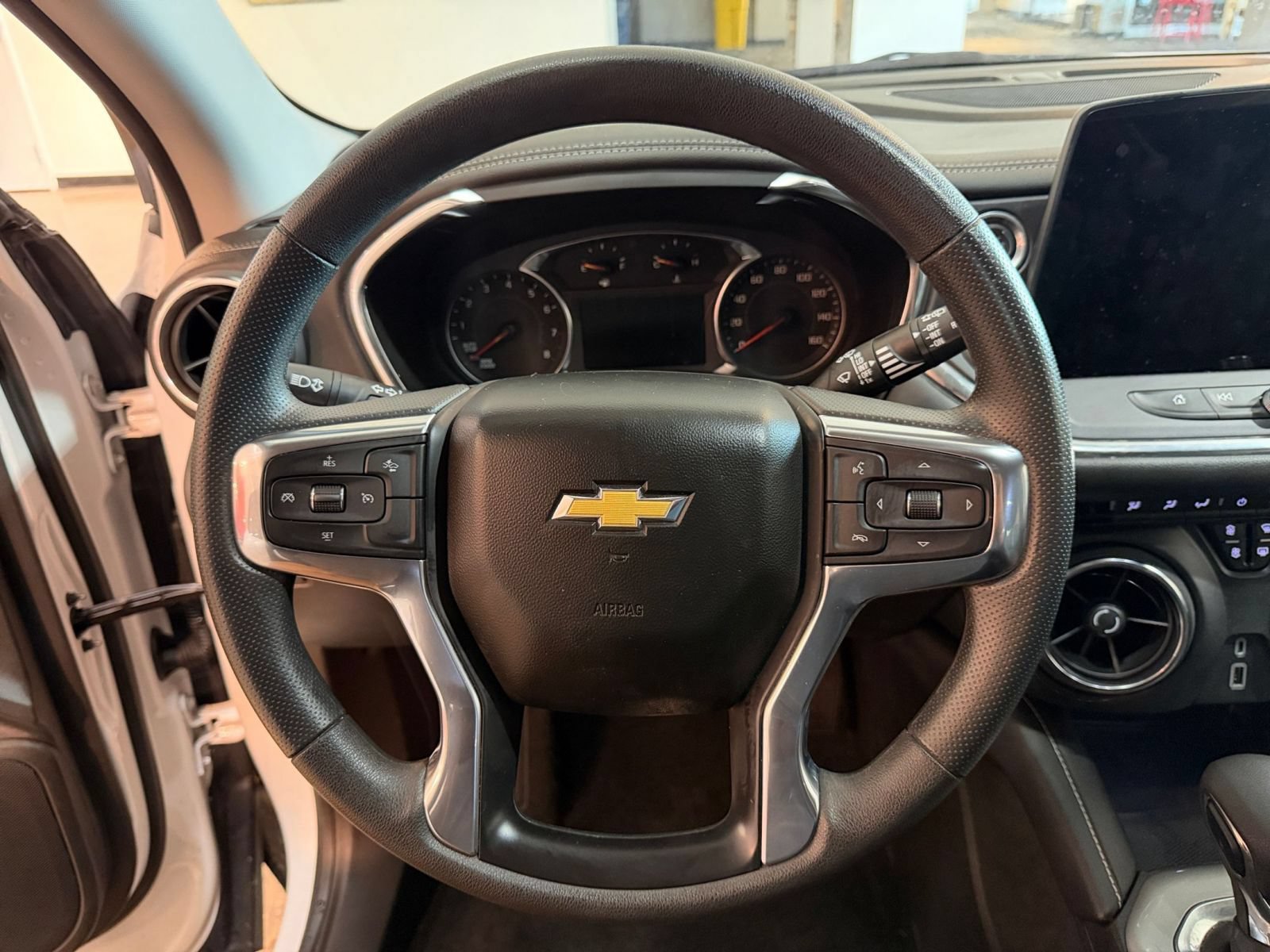 Used 2026 Chevrolet Blazer LT FWD image 27