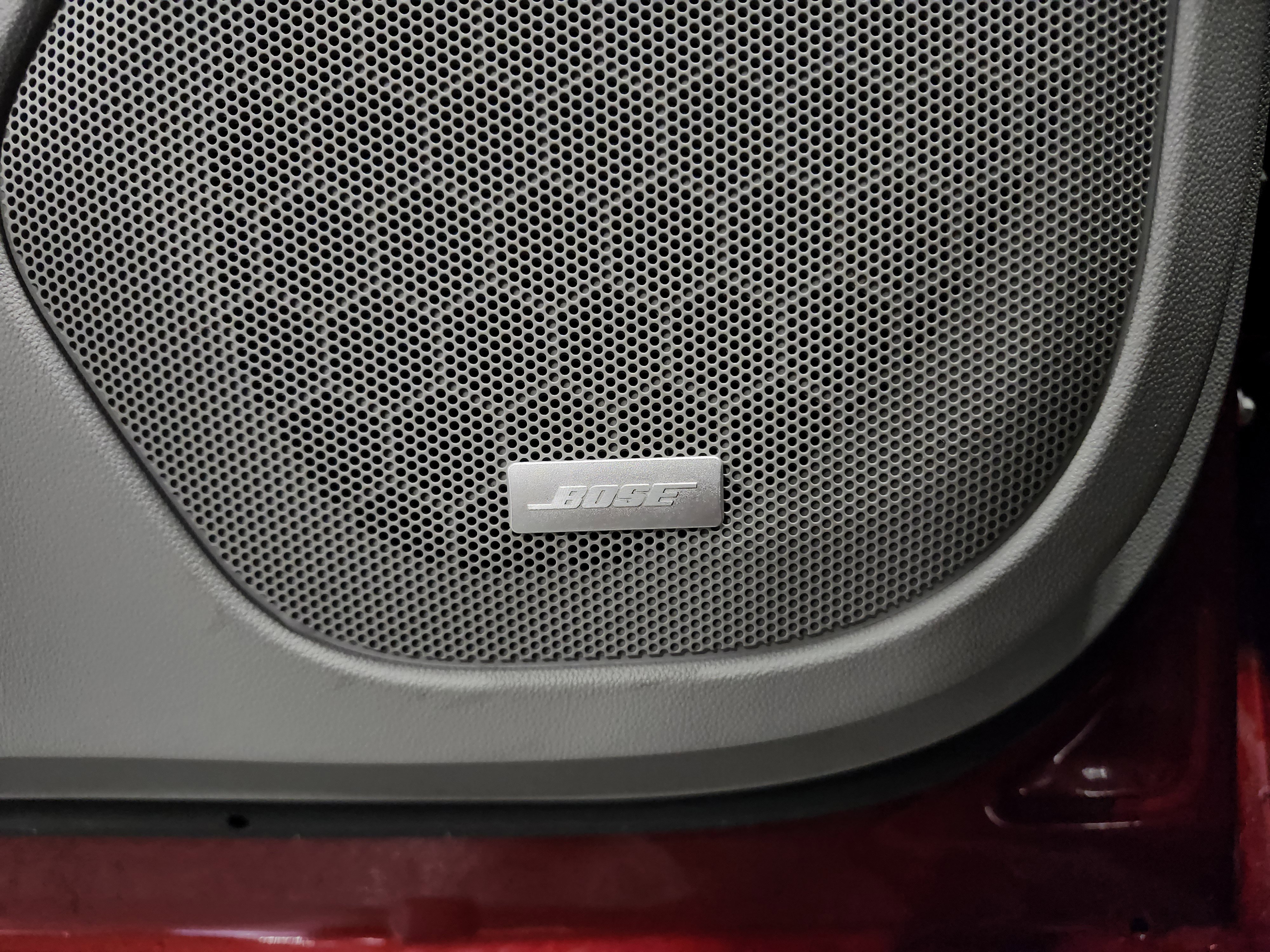 Used 2023 GMC Acadia SLT image 17