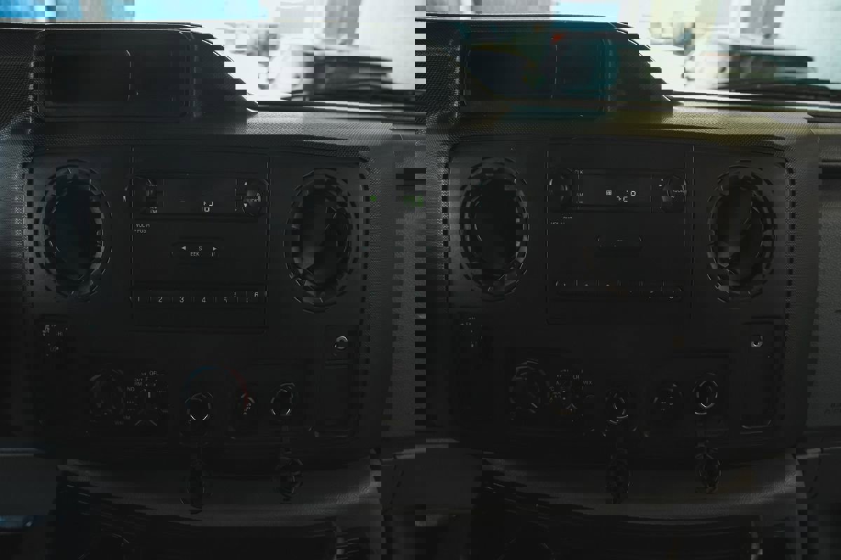 Used 2013 Ford E-150 and Econoline 150 w/ PWR Group image 18