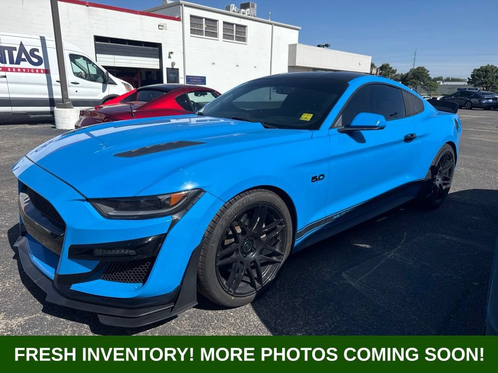 Used 2017 Ford Mustang GT RWD image 5