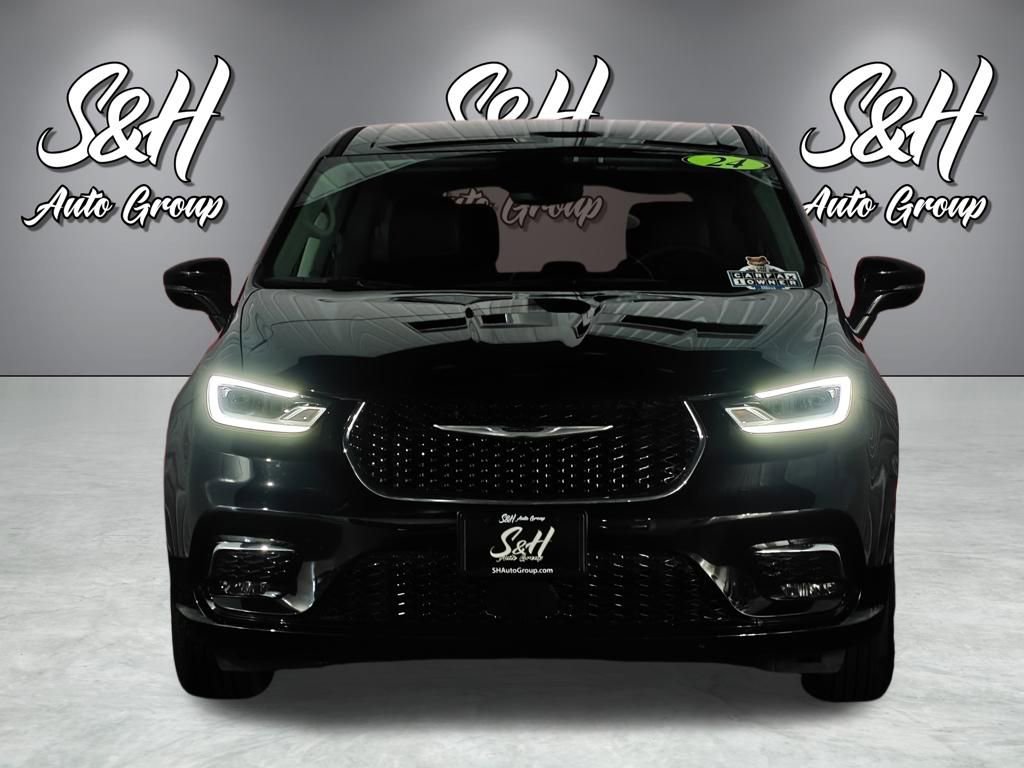 Used 2024 Chrysler Pacifica Touring-L image 19