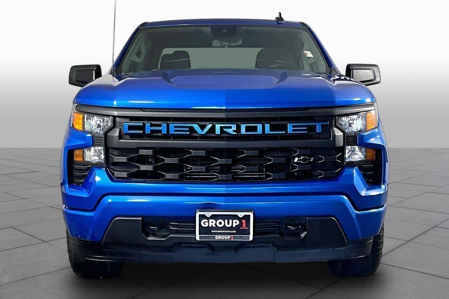 Used 2024 Chevrolet Silverado 1500 Custom w/ Turbomax Blackout Package AWD/4WD image 4