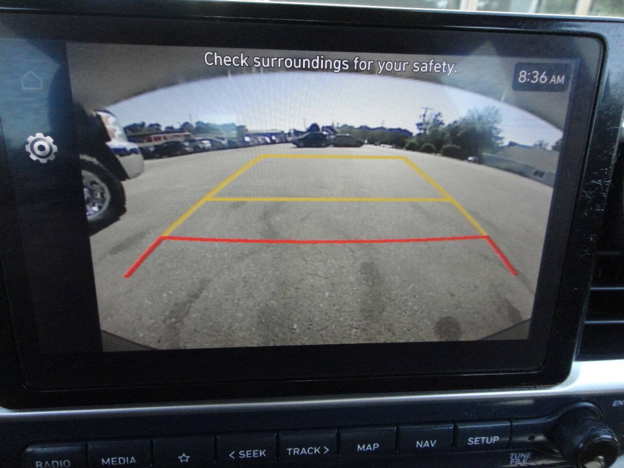 Used 2023 Hyundai Venue Limited FWD image 9