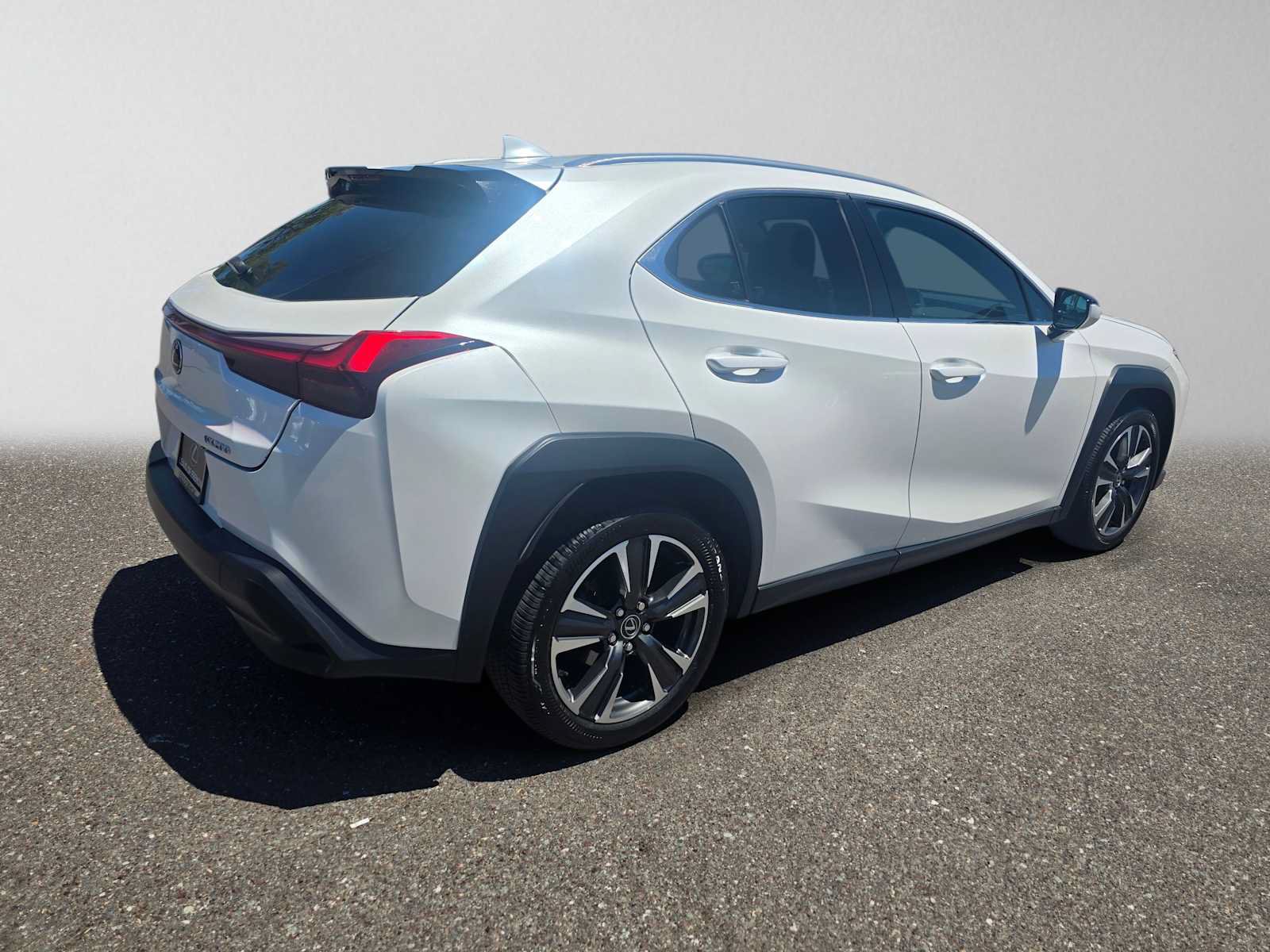 Used 2019 Lexus UX 200 FWD image 3