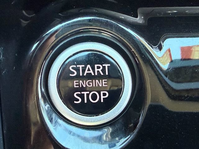 Used 2025 Nissan Versa SV w/ Trunk Package image 17