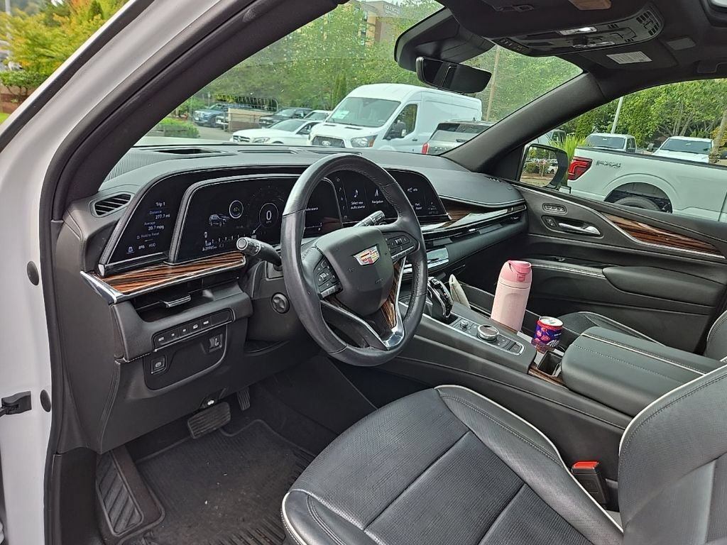 Used 2023 Cadillac Escalade Premium Luxury w/ LPO, Radiant Package AWD/4WD image 7