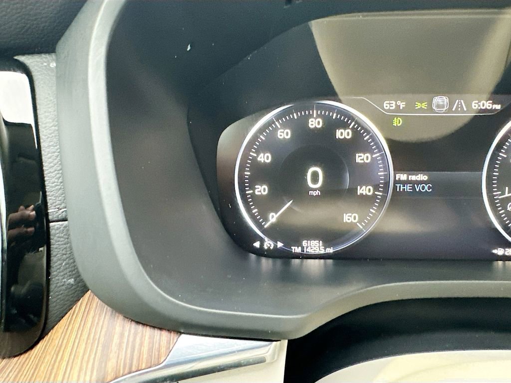 Used 2020 Volvo XC60 T5 Inscription w/ Protection Package Premier image 12