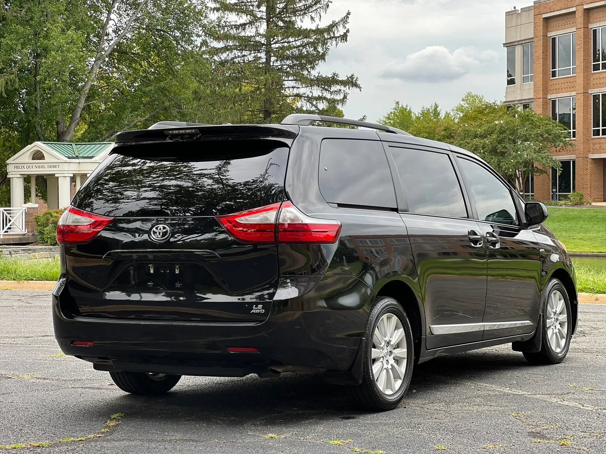 Used 2017 Toyota Sienna LE w/ Protection Package AWD/4WD image 5