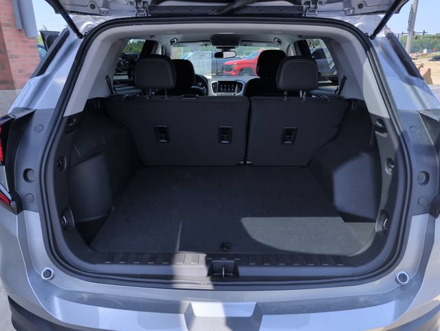 Used 2024 GMC Terrain SLE w/ Driver Convenience Package FWD image 19