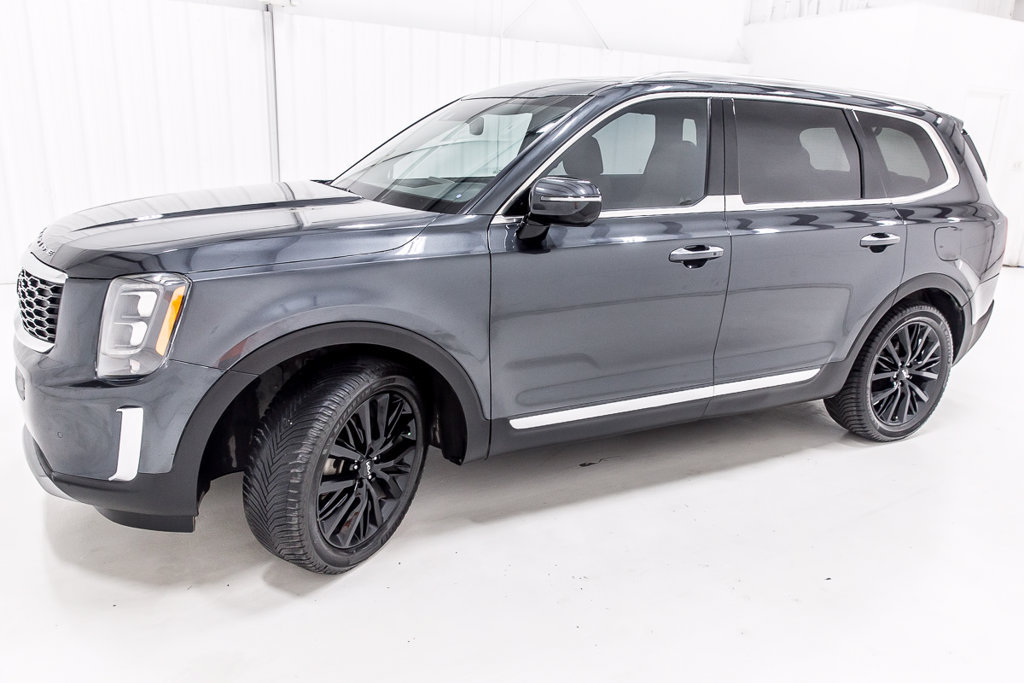 Used 2022 Kia Telluride SX w/ Towing Package FWD image 3