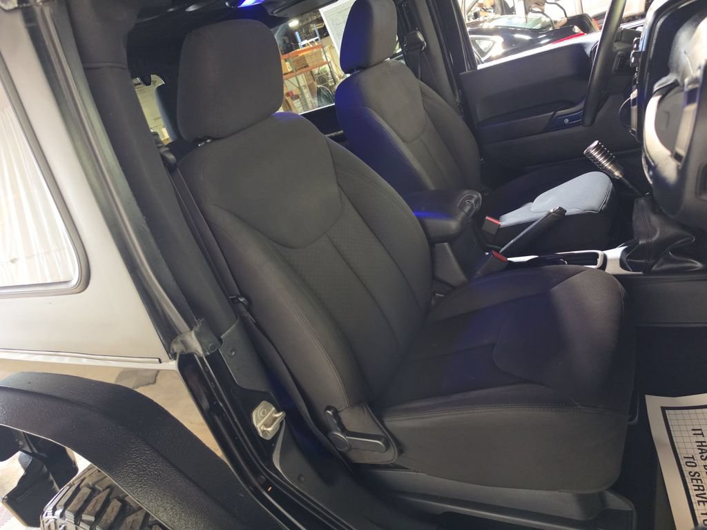 Used 2015 Jeep Wrangler Sport AWD/4WD image 23