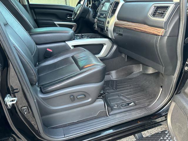 Used 2017 Nissan Titan SL image 7