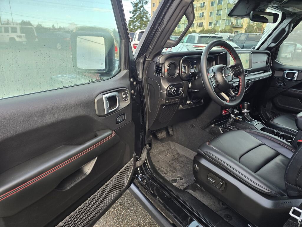 Used 2024 Jeep Wrangler Rubicon image 17