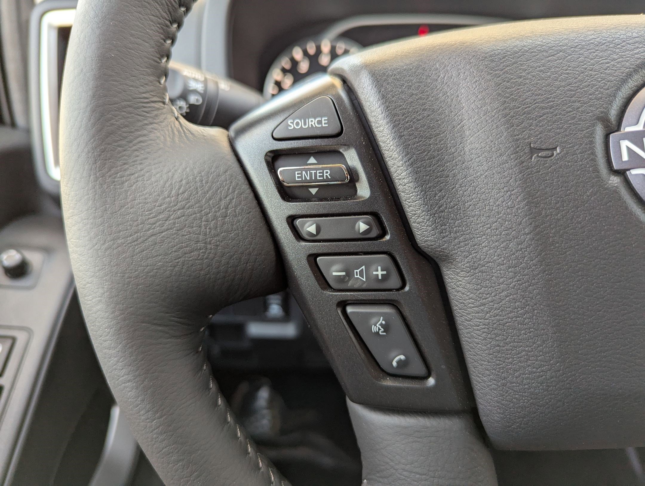 New 2025 Nissan Frontier SV w/ SV Convenience Package image 14