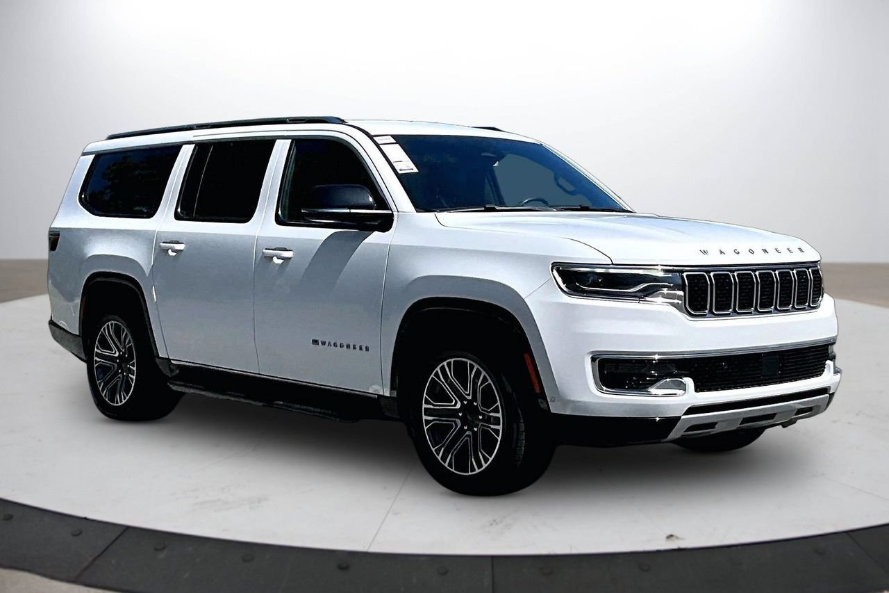 Certified 2024 Jeep Wagoneer L Series II w/ Flexible Seating Group AWD/4WD image 2