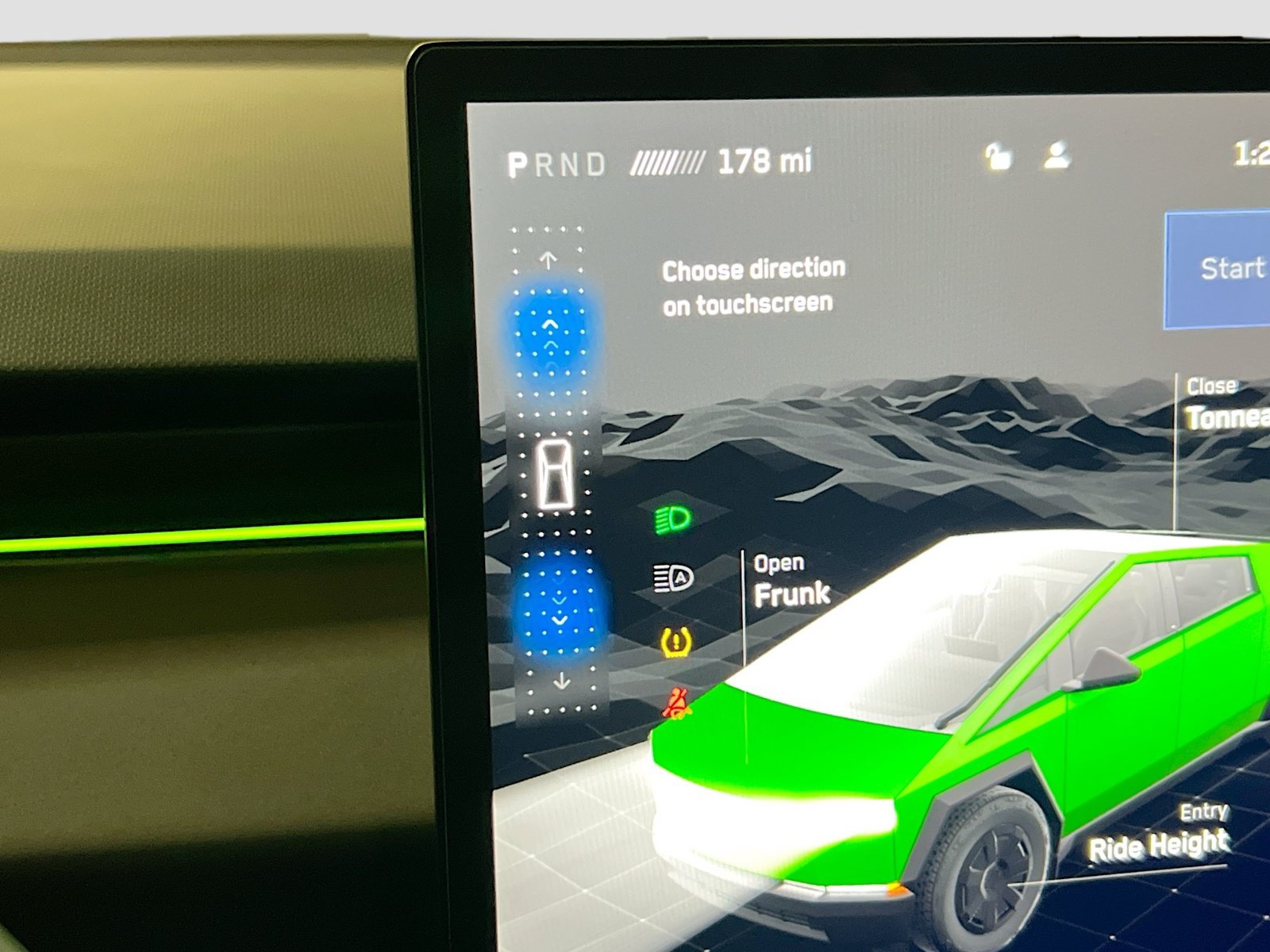 Used 2025 Tesla Cybertruck AWD Crew Cab image 12