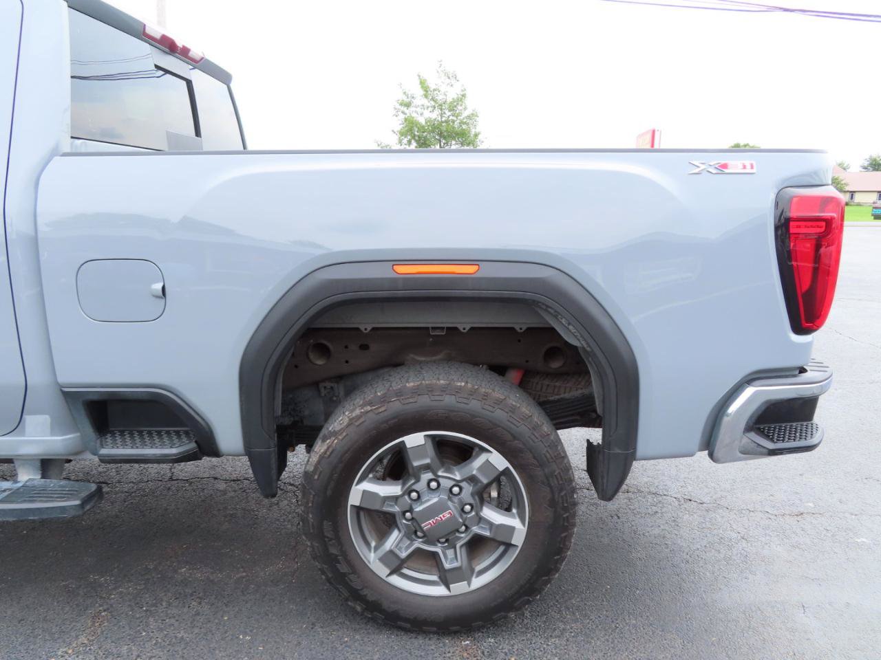 Used 2025 GMC Sierra 2500 SLE w/ SLE Value Package; AWD/4WD image 16