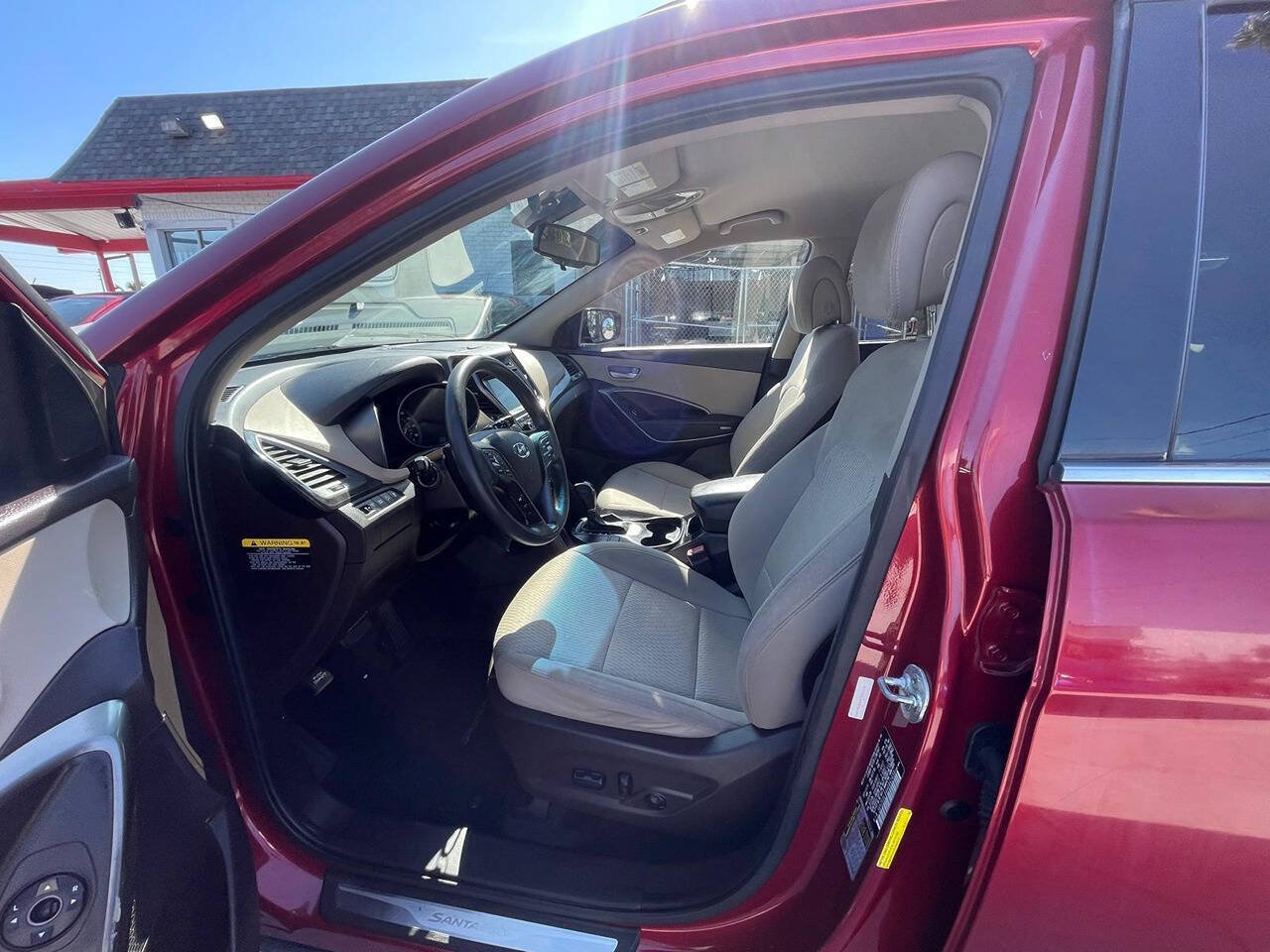 Used 2017 Hyundai Santa Fe Sport FWD image 2