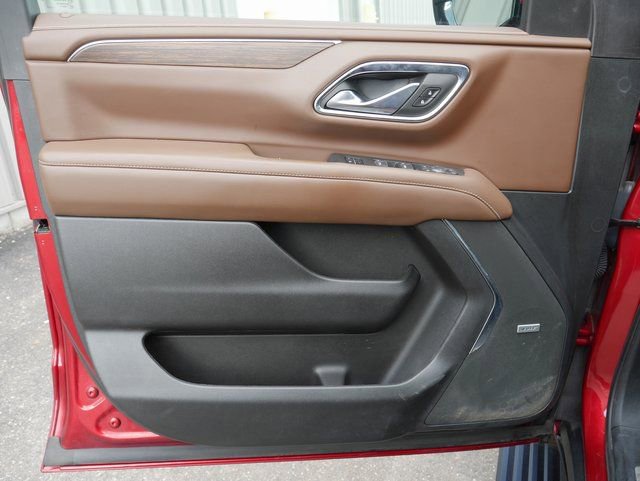 Used 2023 Chevrolet Suburban High Country image 15