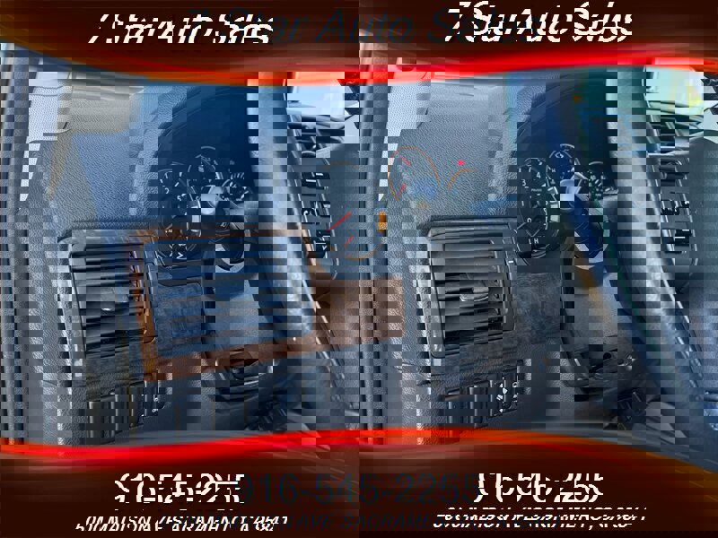 Used 2011 Nissan Armada SL image 8