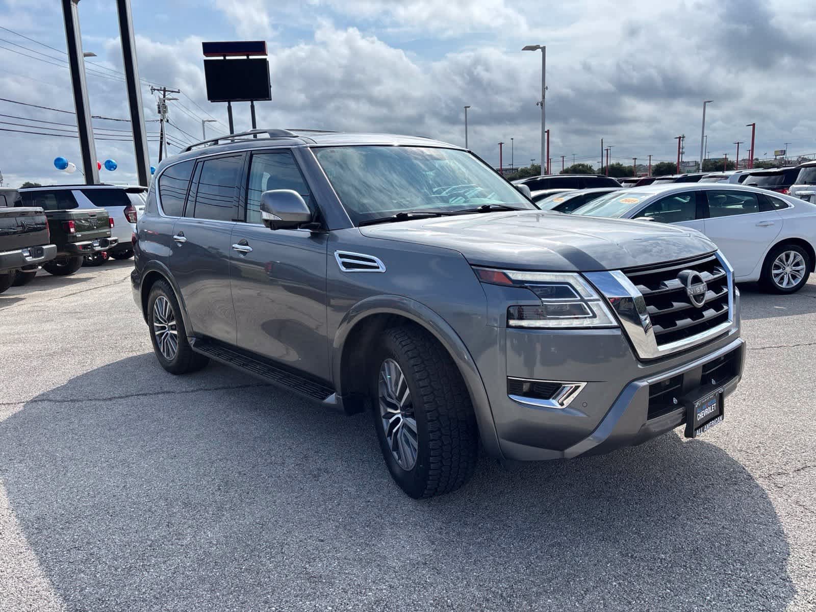 Used 2023 Nissan Armada SL w/ Captain's Chairs Package AWD/4WD image 3