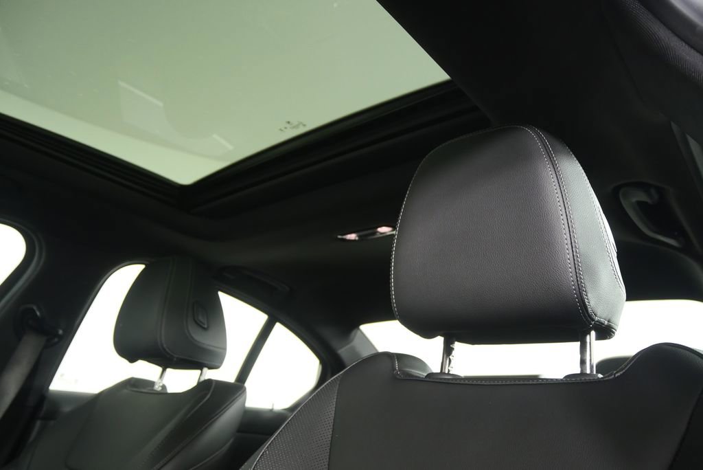 Used 2025 BMW 330i Sedan image 12