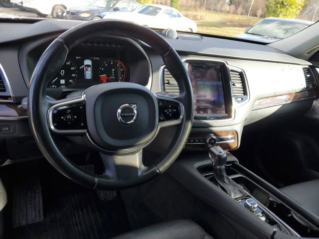 Used 2016 Volvo XC90 T6 Momentum w/ Momentum Plus Package image 16