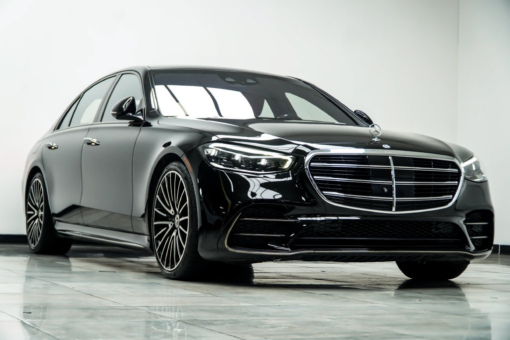 Used 2023 Mercedes-Benz S 500 4MATIC w/ AMG Line image 4