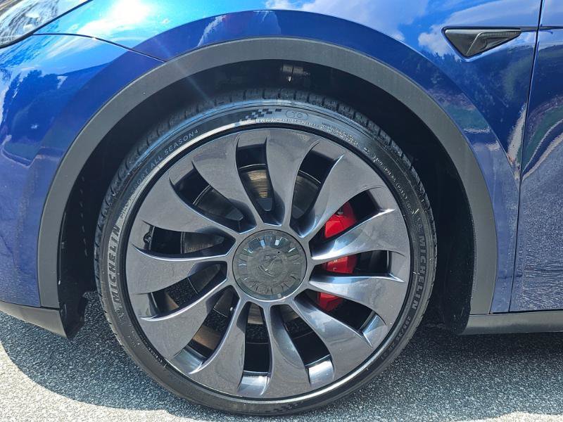 Used 2023 Tesla Model Y Performance AWD/4WD image 18