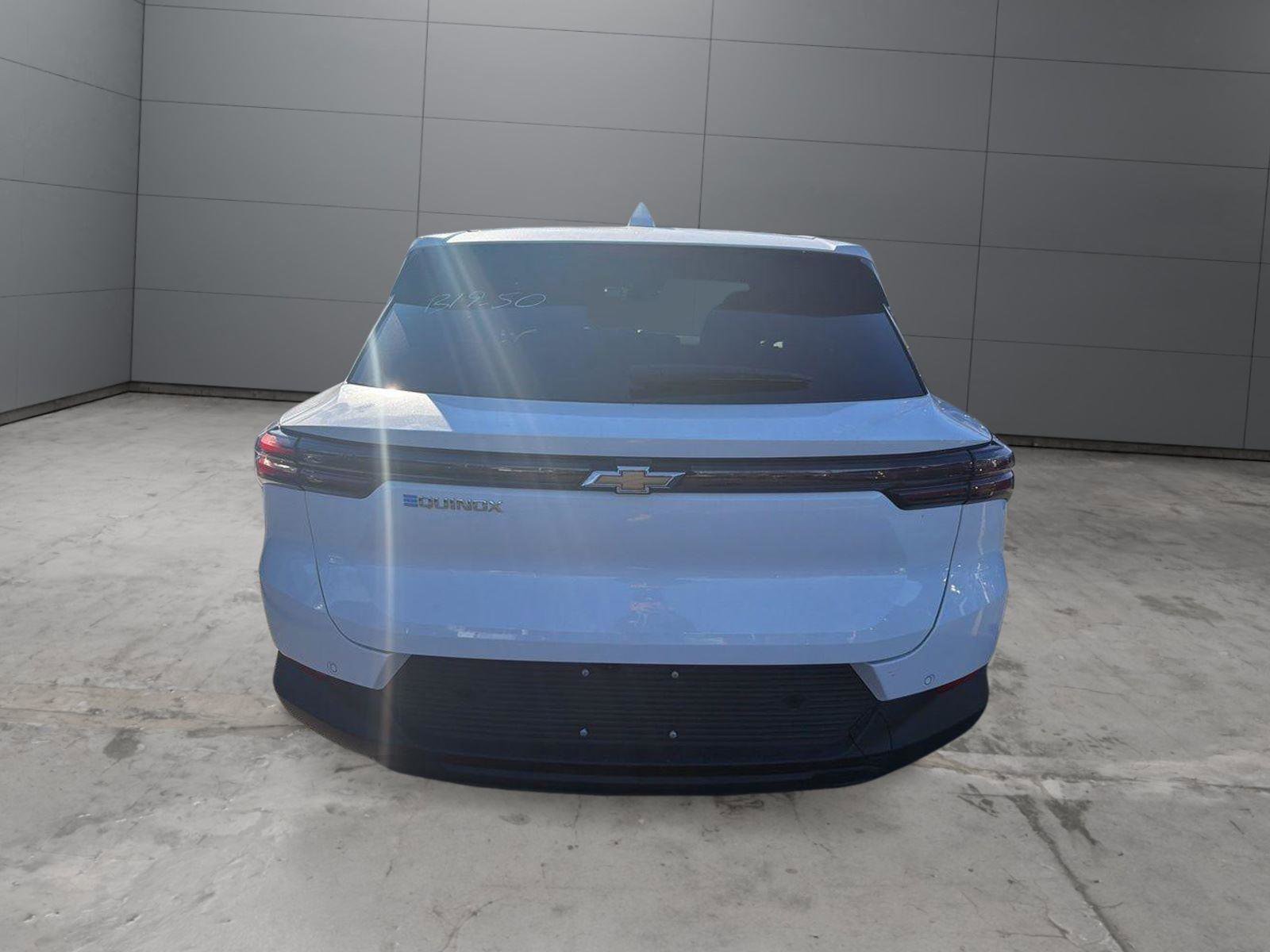 New 2026 Chevrolet Equinox EV LT w/ Comfort Package FWD image 4