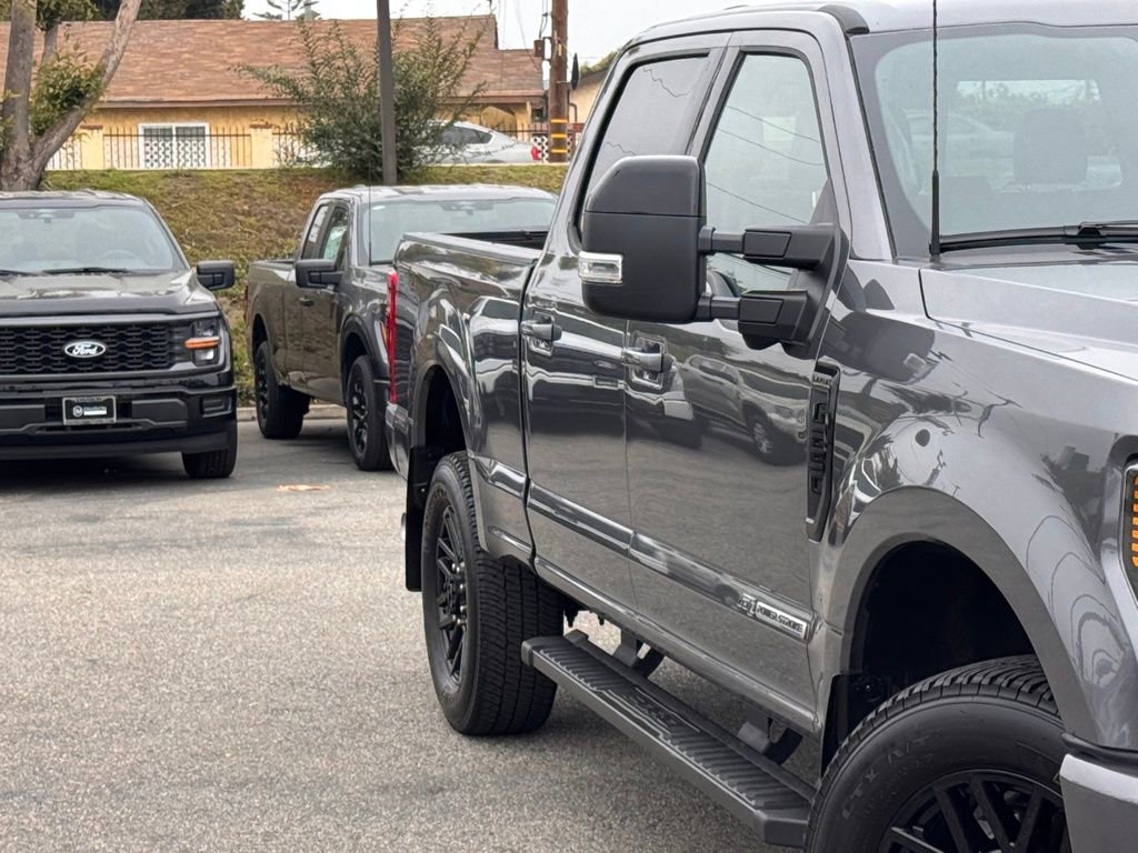 Certified 2022 Ford F250 Lariat w/ Black Appearance Package image 5