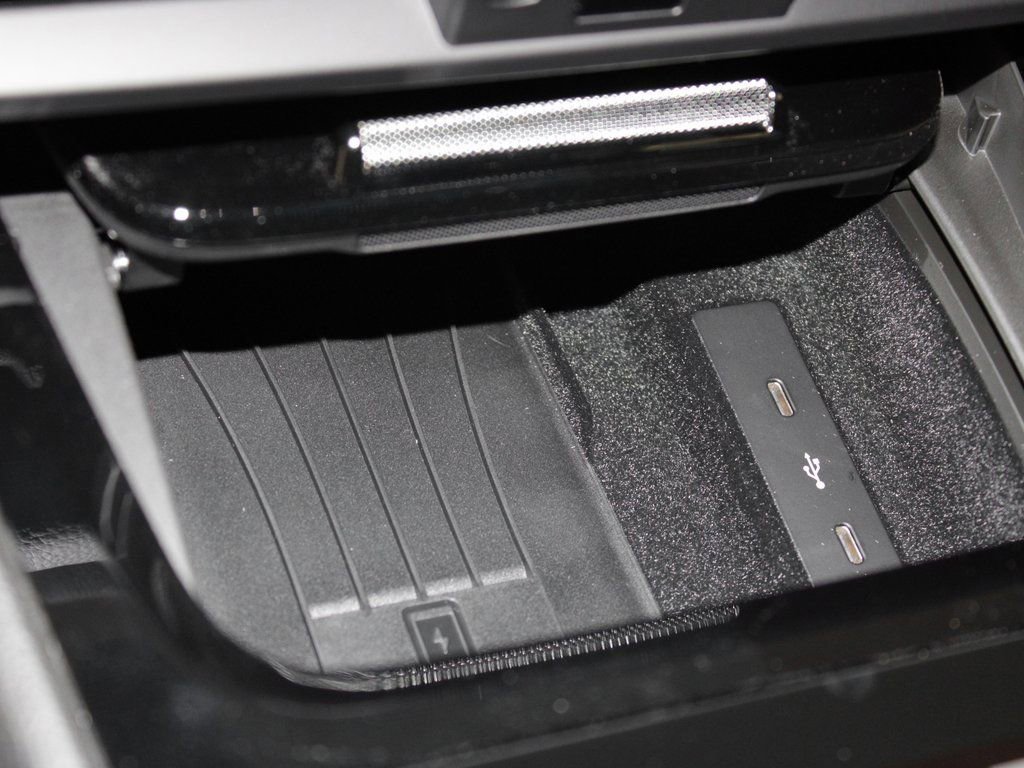 Certified 2025 Porsche Cayenne AWD/4WD image 31