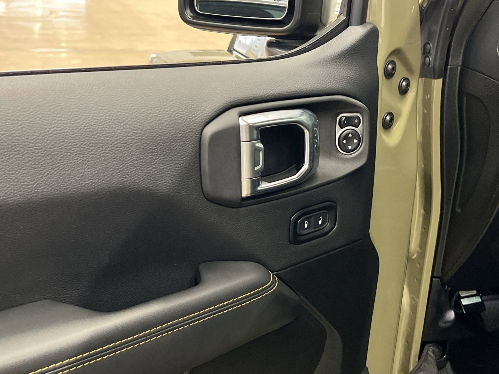 Used 2025 Jeep Wrangler Unlimited Rubicon 392 image 13