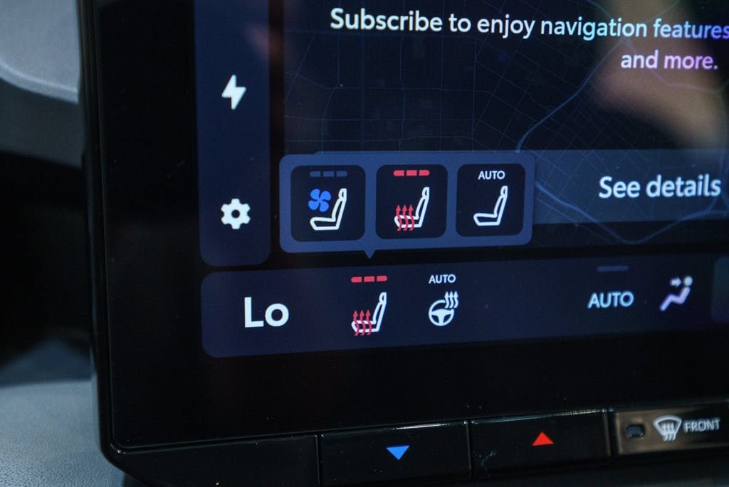 Used 2025 Toyota Grand Highlander AWD image 30