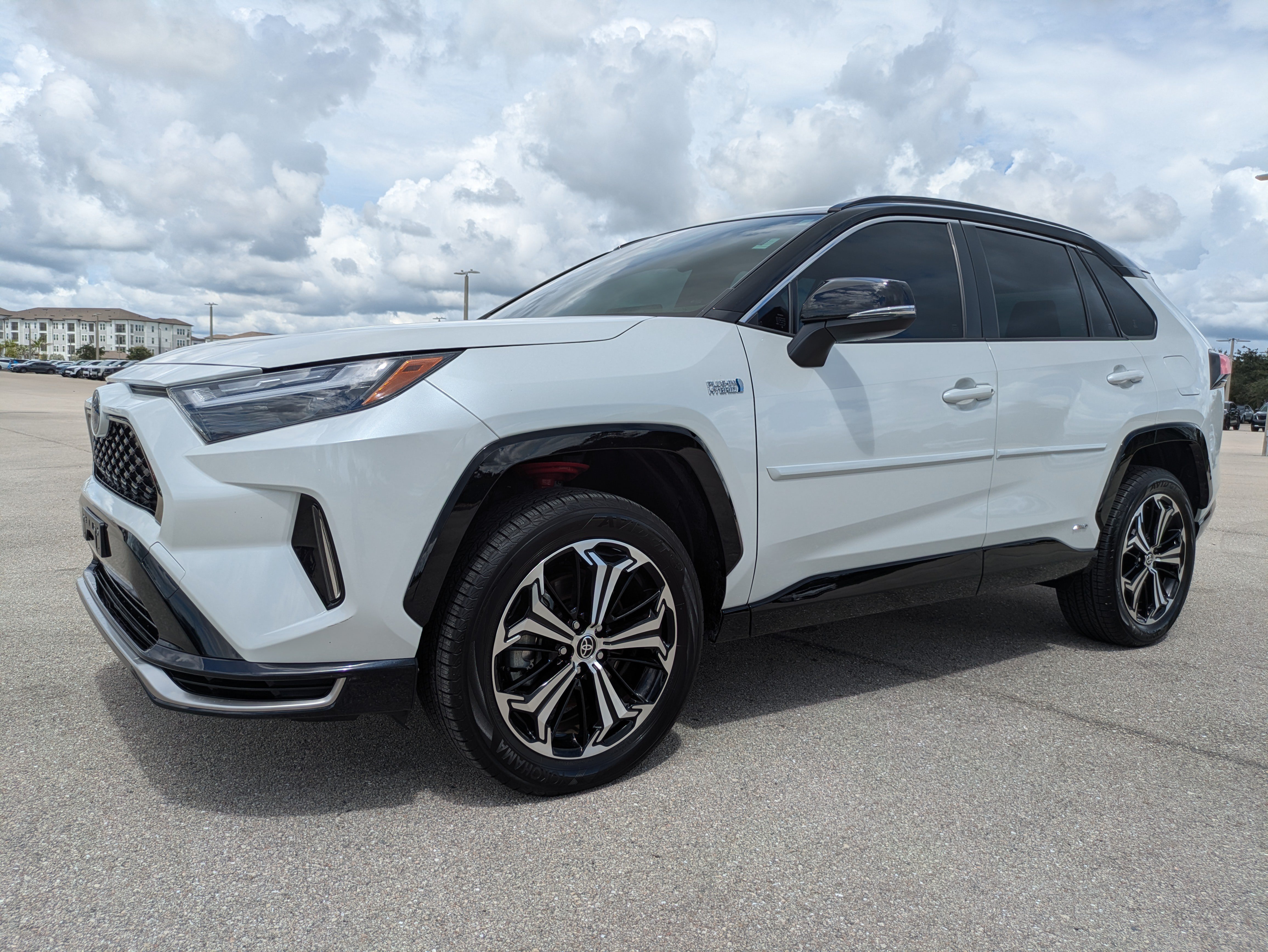 Used 2024 Toyota RAV4 XSE w/ Weather Package AWD/4WD image 8