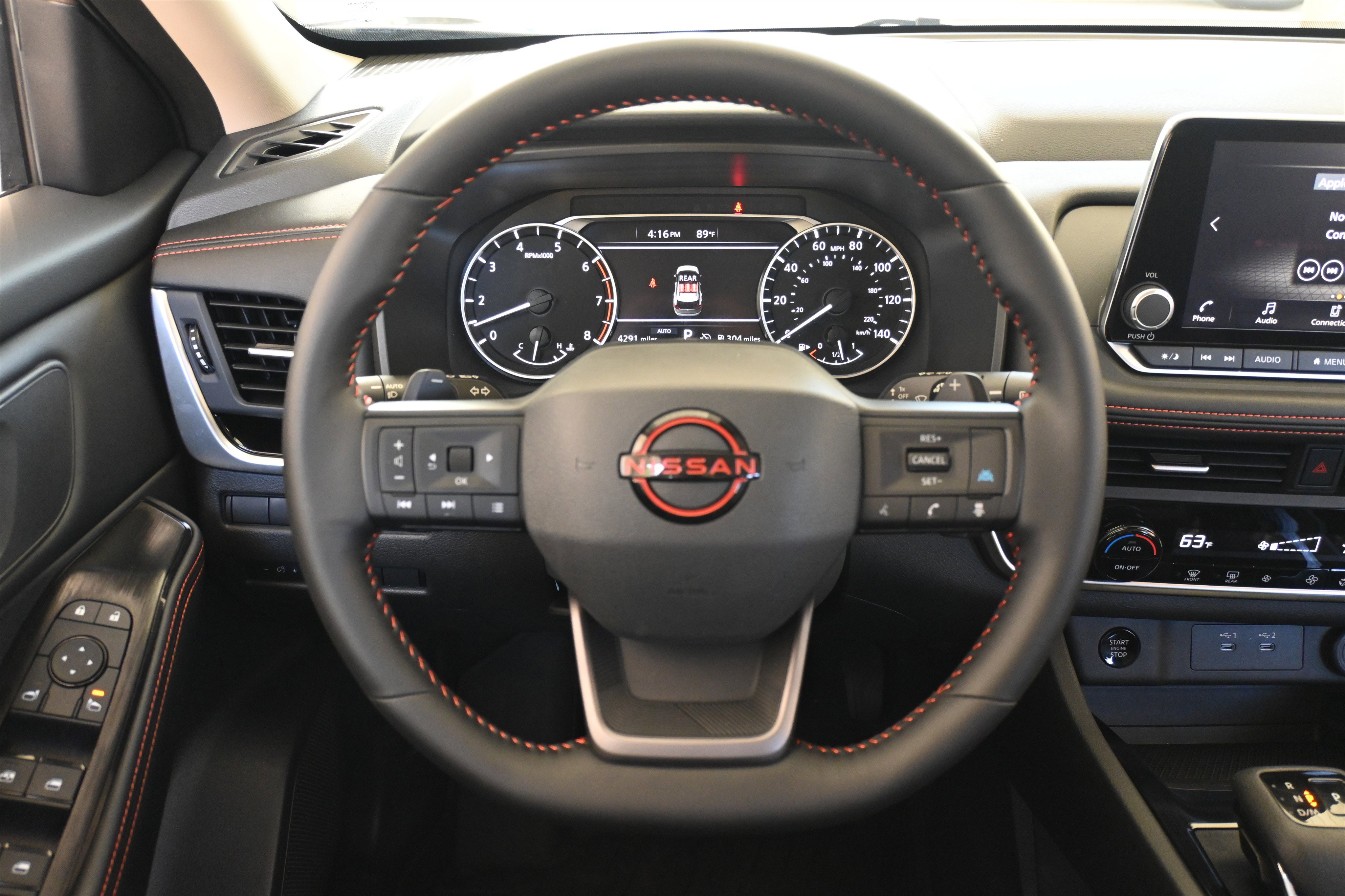 Used 2025 Nissan Rogue SV image 24