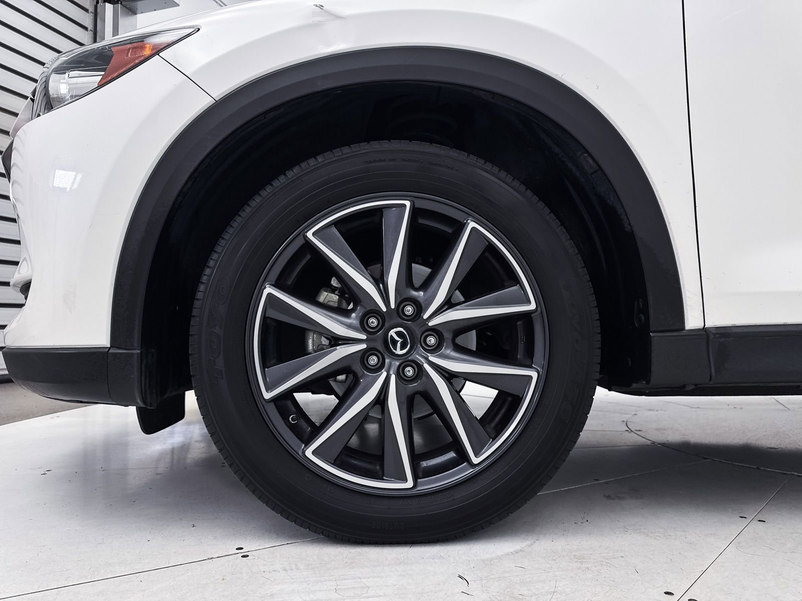 Used 2018 MAZDA CX-5 Touring w/ Preferred Equipment Package image 16