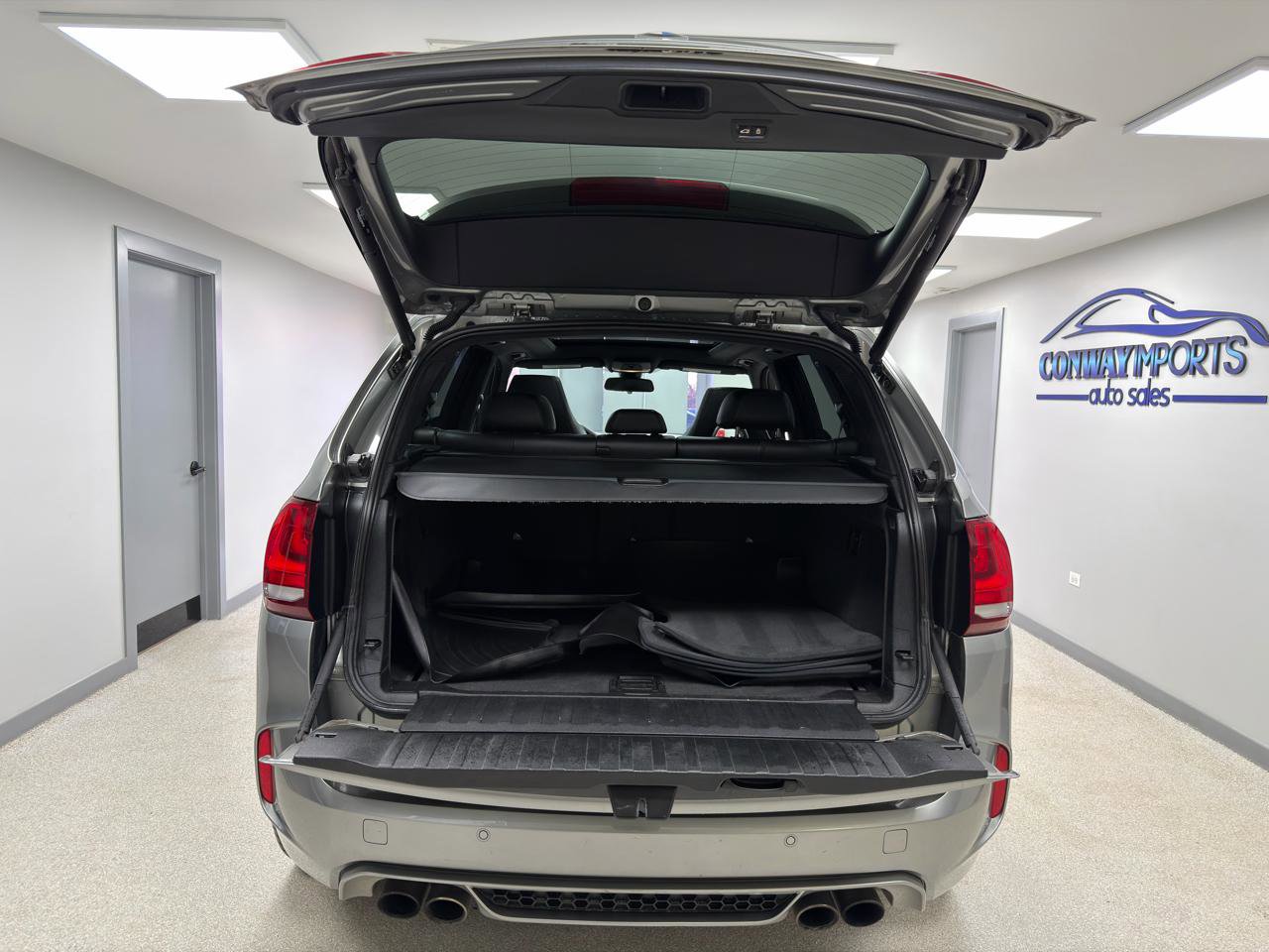 Used 2015 BMW X5 M w/ Premium Package image 40