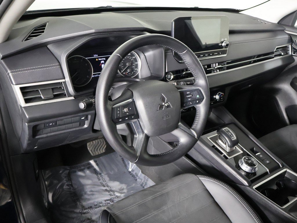 Used 2024 Mitsubishi Outlander SE image 29