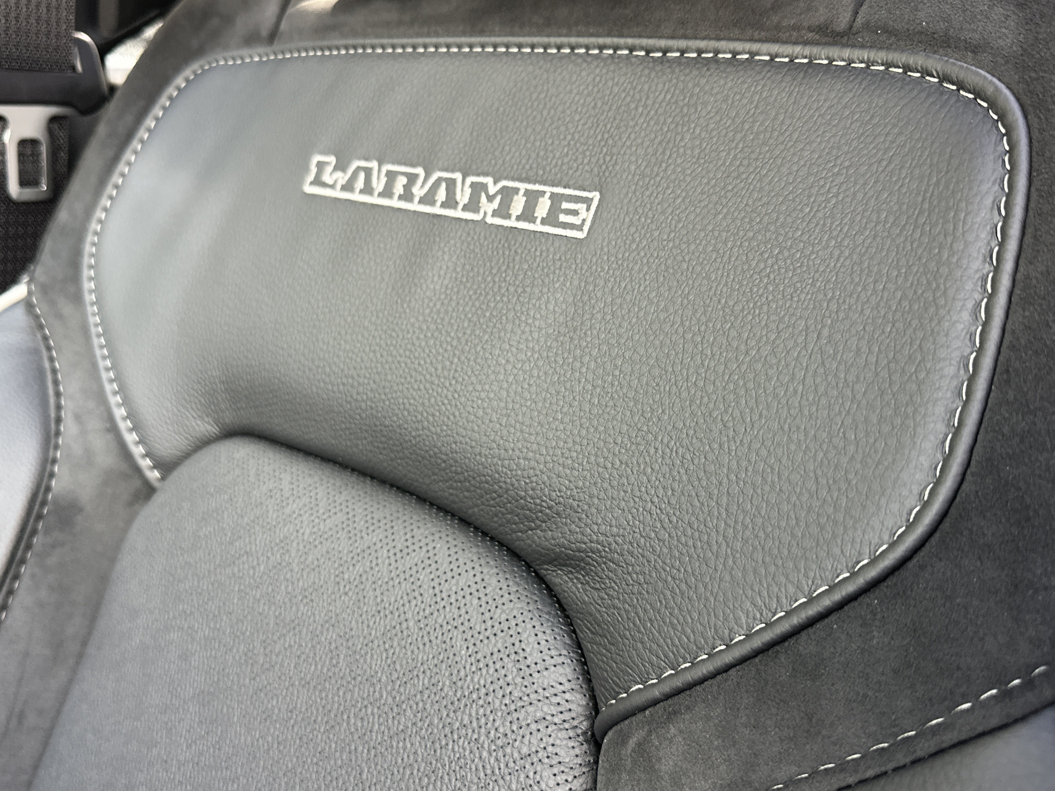 New 2027 RAM 1500 Laramie AWD/4WD image 4