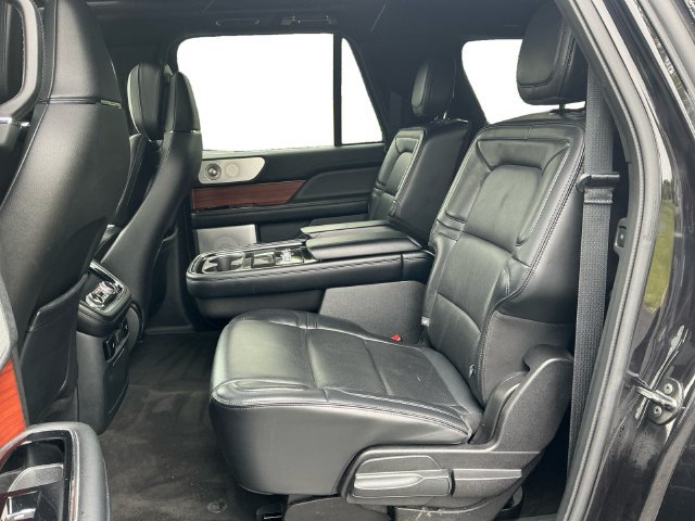 Used 2019 Lincoln Navigator L Reserve AWD/4WD image 16