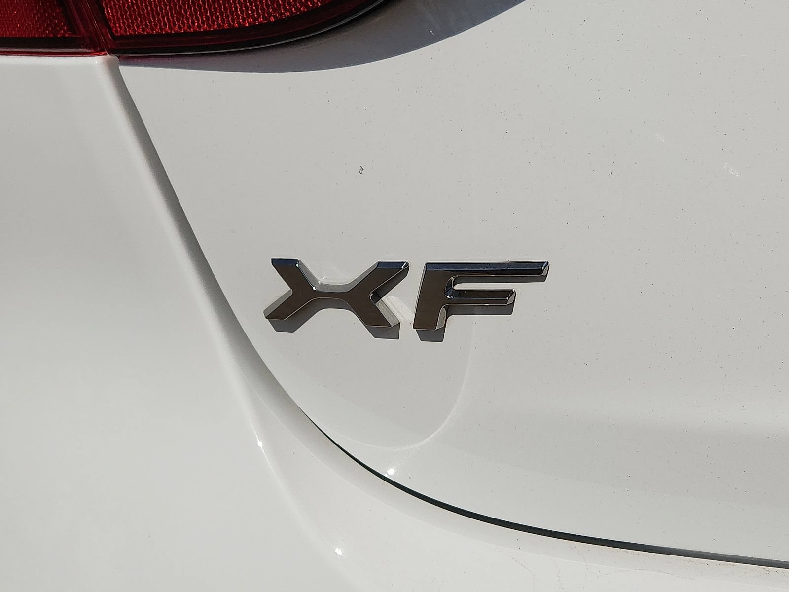 Used 2022 Jaguar XF R-Dynamic SE AWD/4WD image 9