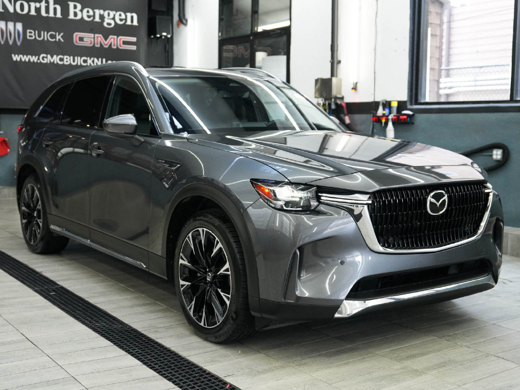 Used 2024 MAZDA CX-90 Plug-In Hybrid w/ Premium Pkg AWD/4WD image 3