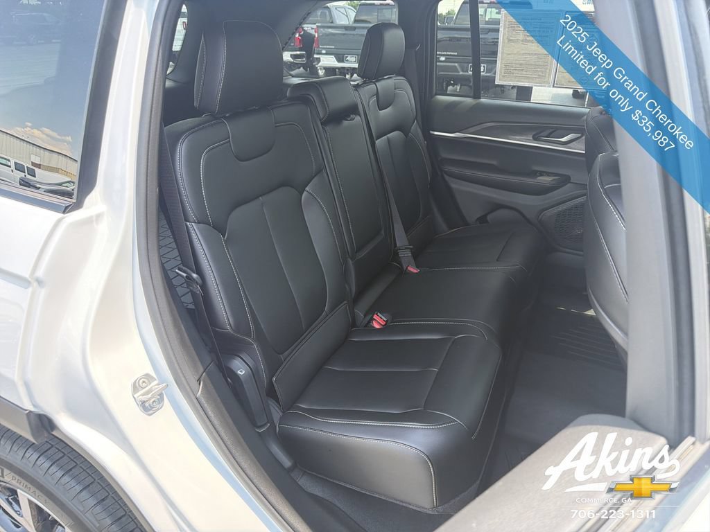 Used 2025 Jeep Grand Cherokee Limited w/ Trailer Tow Package RWD image 18