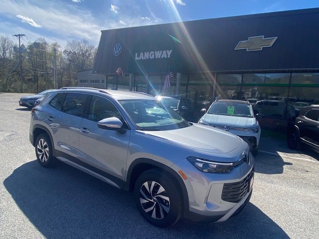 New 2026 Volkswagen Tiguan SE AWD/4WD image 1