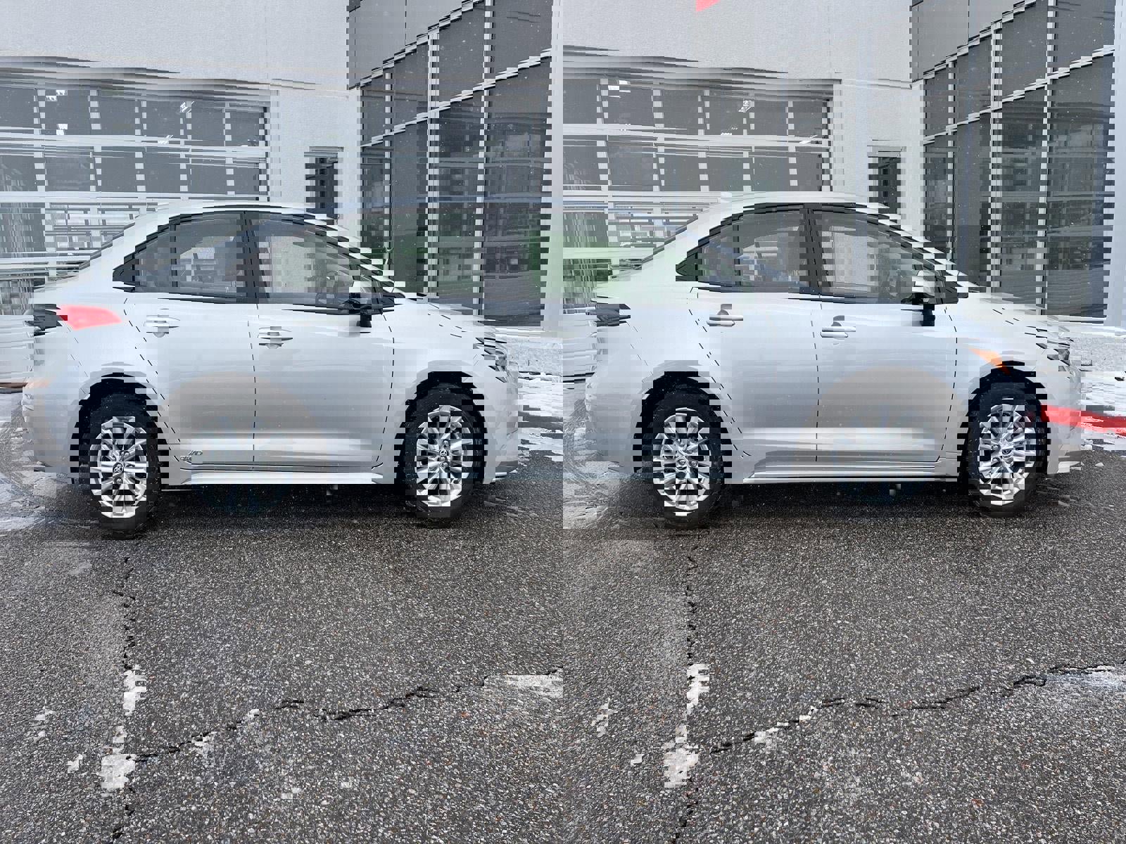 Used 2025 Toyota Corolla LE w/ LE Premium Package image 25