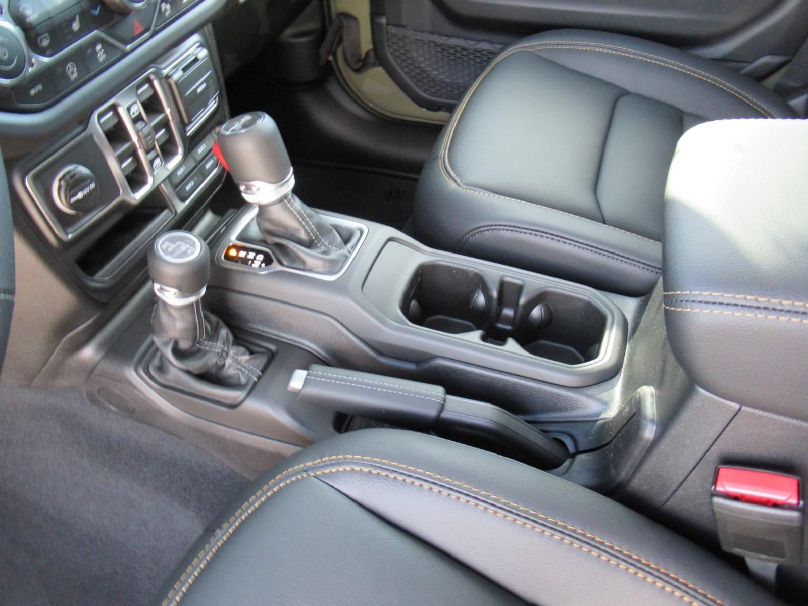 New 2026 Jeep Wrangler Unlimited Sahara AWD/4WD image 18