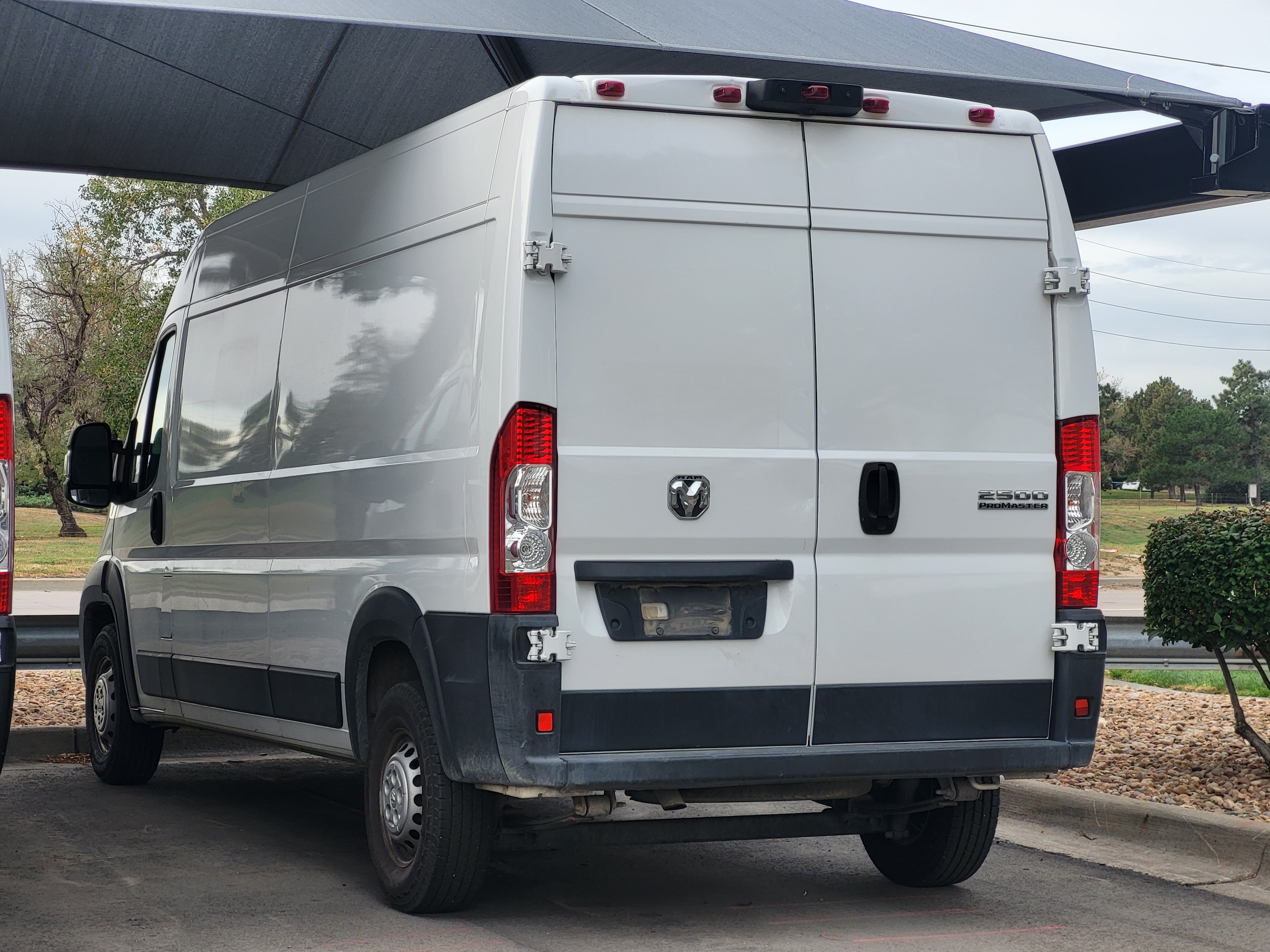 Used 2025 RAM ProMaster 2500 w/ Convenience Group FWD image 3
