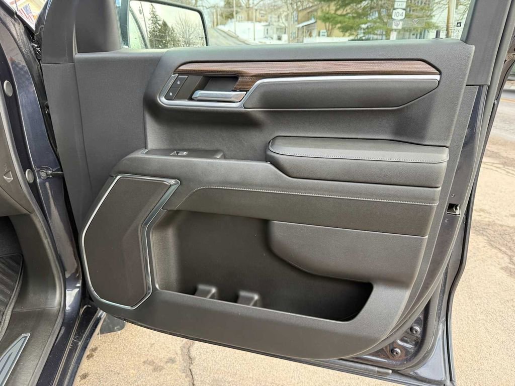 Used 2024 Chevrolet Silverado 1500 LT image 34