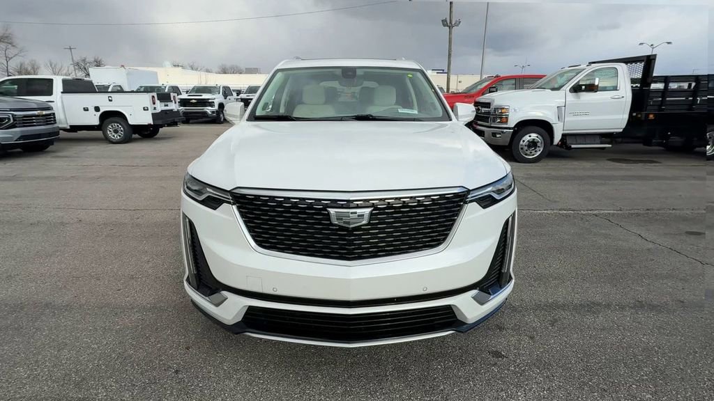 Used 2023 Cadillac XT6 Premium Luxury w/ Technology Package image 3